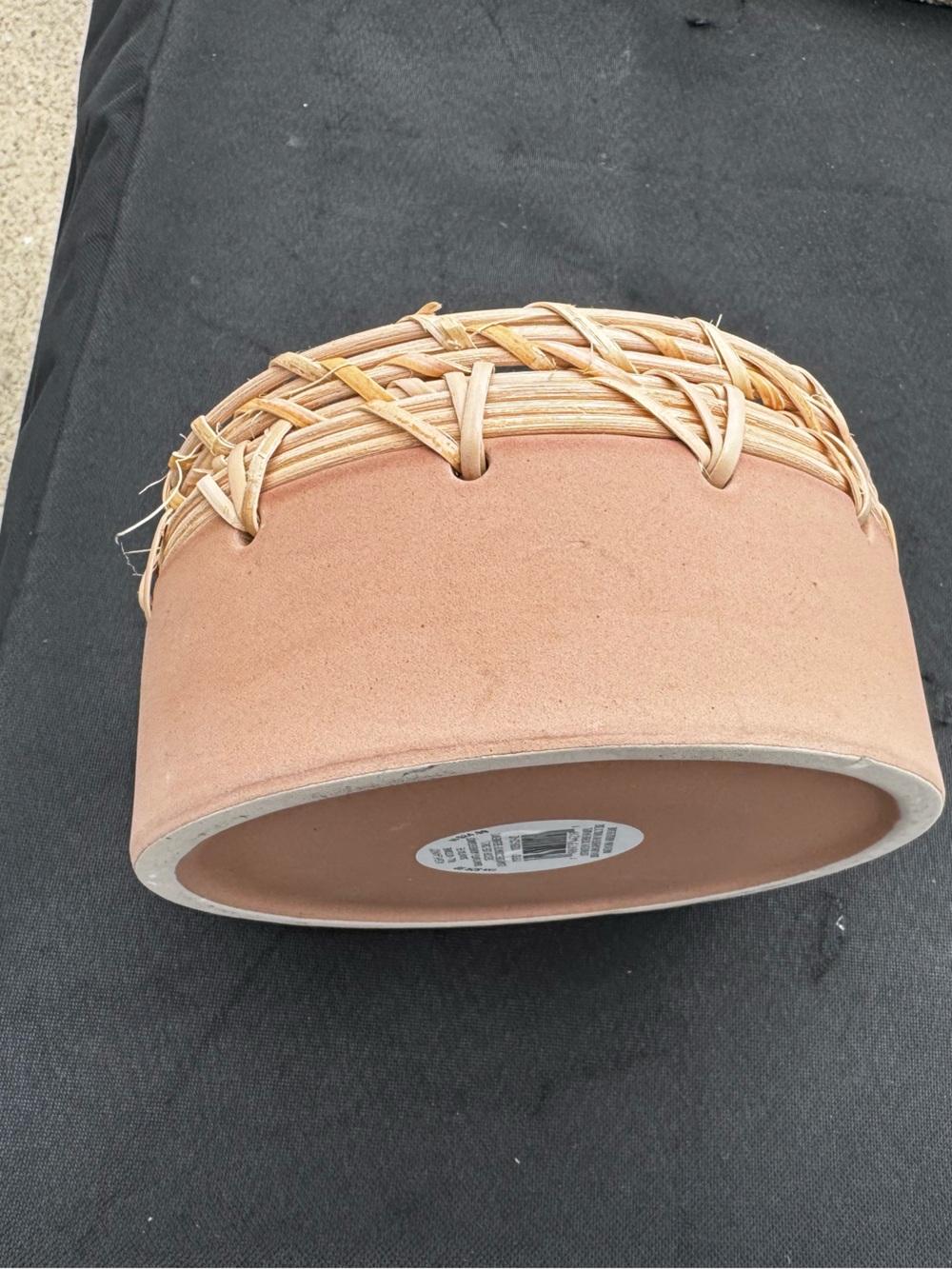Small Woven Rim Terracotta decor item - Picture 2 of 2